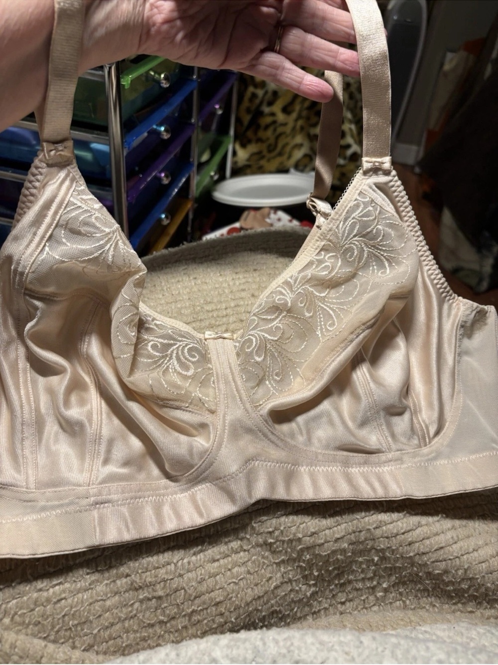 Exquisite Embroidered Wireless Full-Coverage Bra in Nude Size 46C